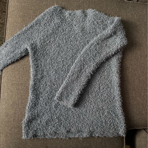 Sweater - Picture 3 of 4